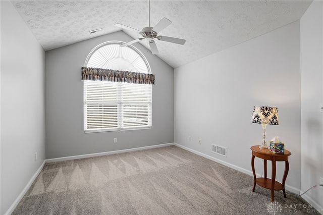 2016 Wentworth Village Drive, Bellbrook, OH 45305