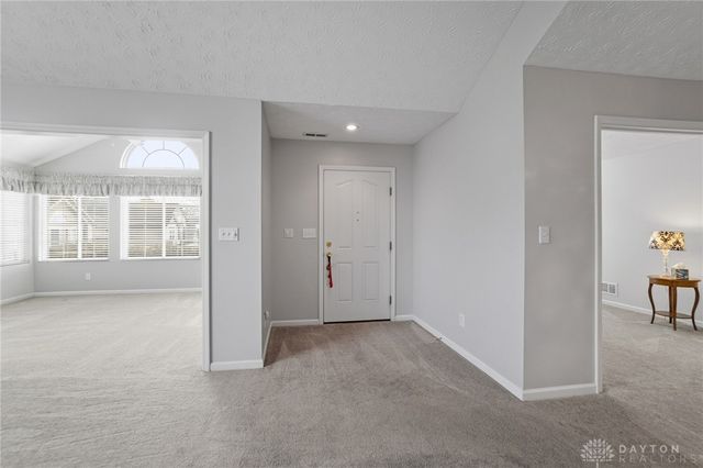 2016 Wentworth Village Drive, Bellbrook, OH 45305