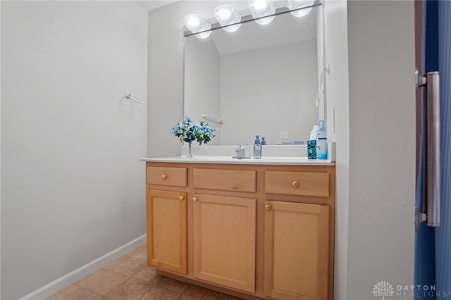 2016 Wentworth Village Drive, Bellbrook, OH 45305