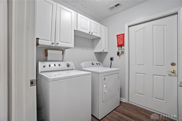 2016 Wentworth Village Drive, Bellbrook, OH 45305