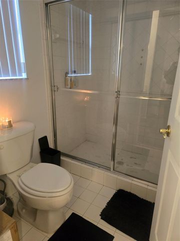 300 NW 17th Avenue, Pompano Beach, FL 33069