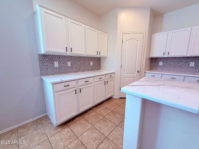 21121 E VIA DE OLIVOS --, Queen Creek, AZ 85142