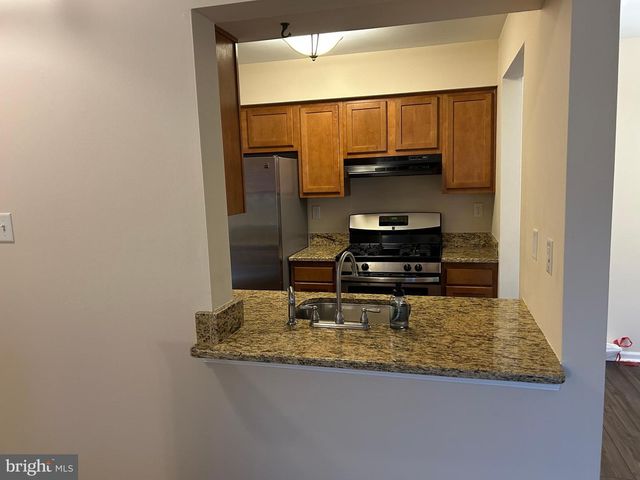 2406B YARMOUTH LN, Mount Laurel, NJ 08054