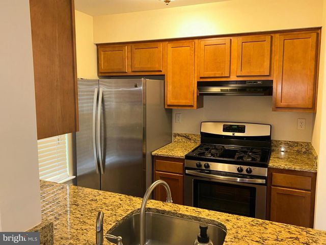 2406B YARMOUTH LN, Mount Laurel, NJ 08054