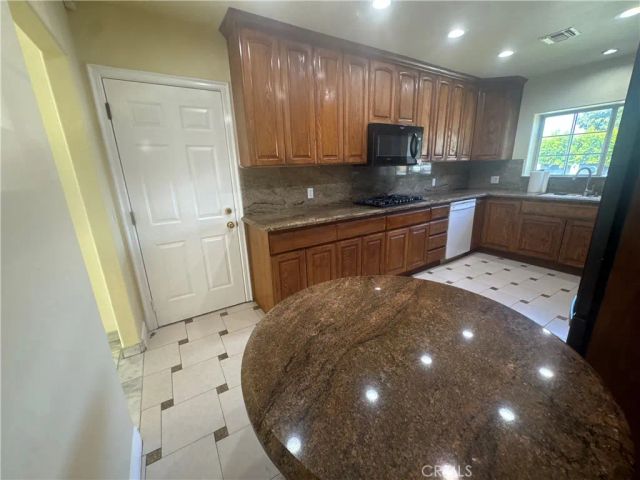 5171 Chimineas, Tarzana, CA 91356