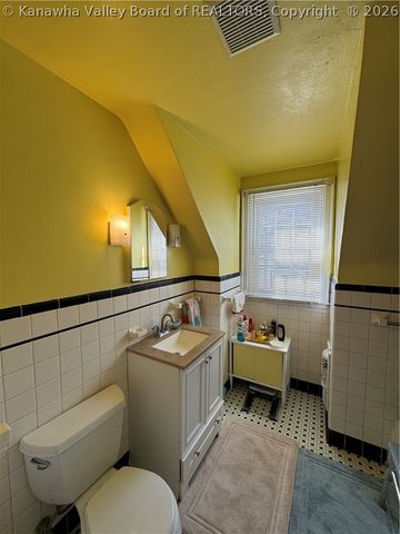 2810 Noyes Avenue Se, Charleston, WV 25304