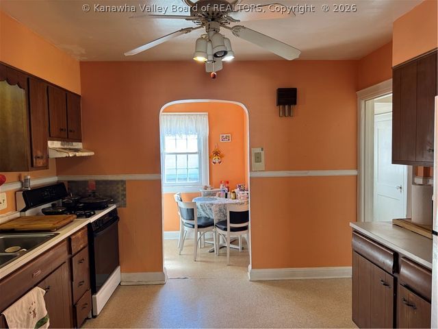 2810 Noyes Avenue Se, Charleston, WV 25304