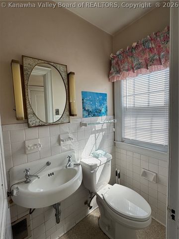 2810 Noyes Avenue Se, Charleston, WV 25304