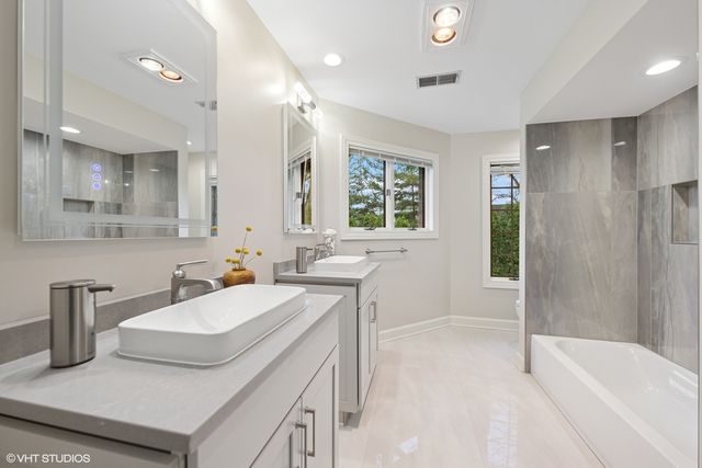 440 Woodside Avenue, Hinsdale, IL 60521