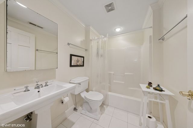 440 Woodside Avenue, Hinsdale, IL 60521