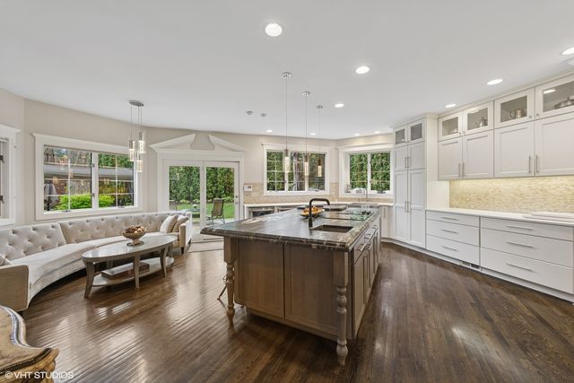 440 Woodside Avenue, Hinsdale, IL 60521