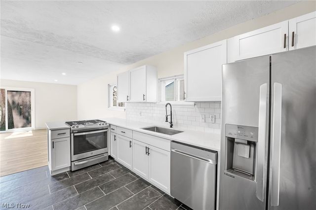34297 W Point Drive, North Ridgeville, OH 44039