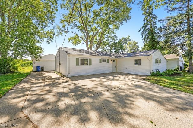 34297 W Point Drive, North Ridgeville, OH 44039