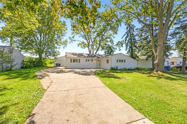 34297 W Point Drive, North Ridgeville, OH 44039