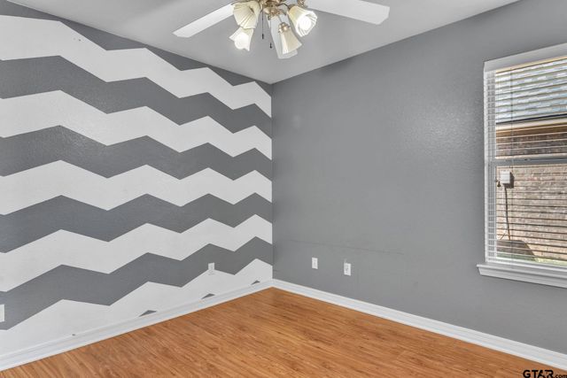 5 Oak Run, White Oak, TX 75693