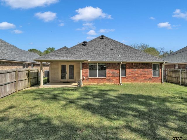 5 Oak Run, White Oak, TX 75693