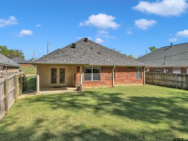 5 Oak Run, White Oak, TX 75693