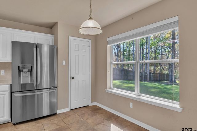 5 Oak Run, White Oak, TX 75693