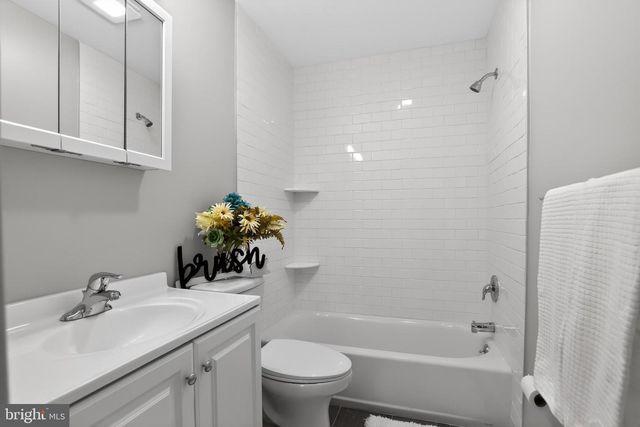 906 GARFIELD AVE, Glenside, PA 19038