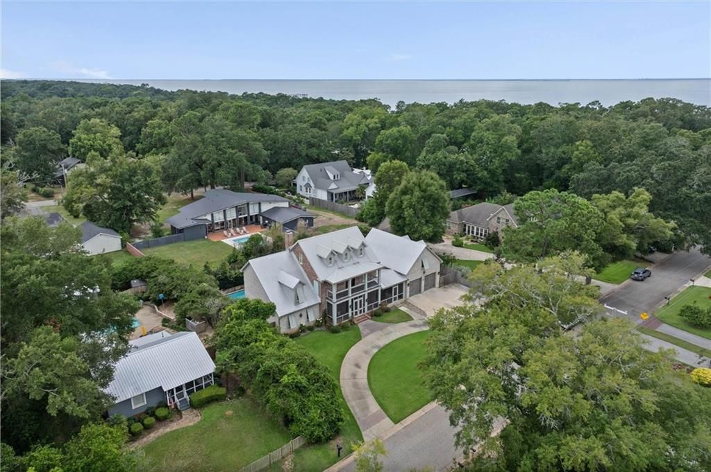 300 Perdido Avenue, Fairhope, AL 36532 — exterior