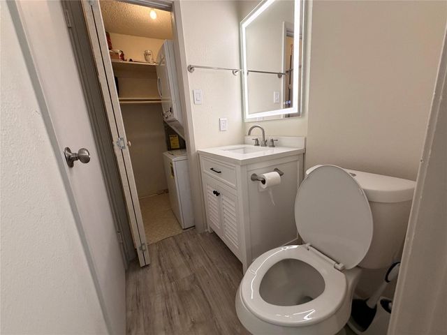 500 Tiki Drive 103, Tiki Island, TX 77554