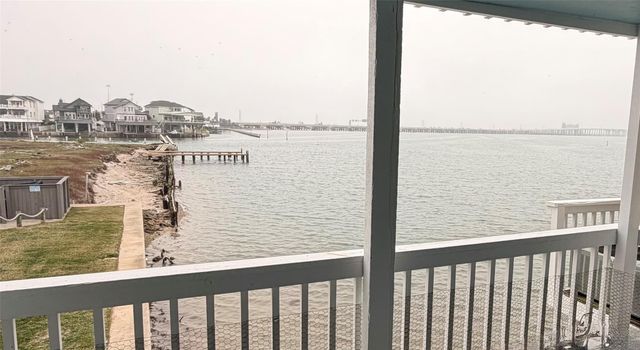 500 Tiki Drive 103, Tiki Island, TX 77554