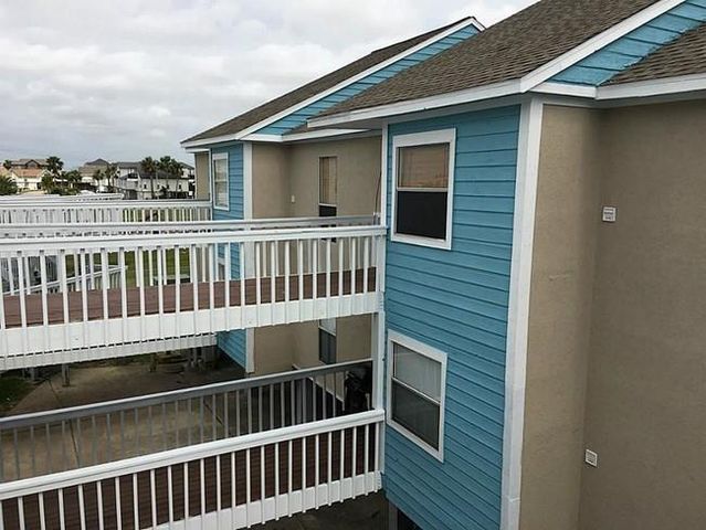 500 Tiki Drive 103, Tiki Island, TX 77554