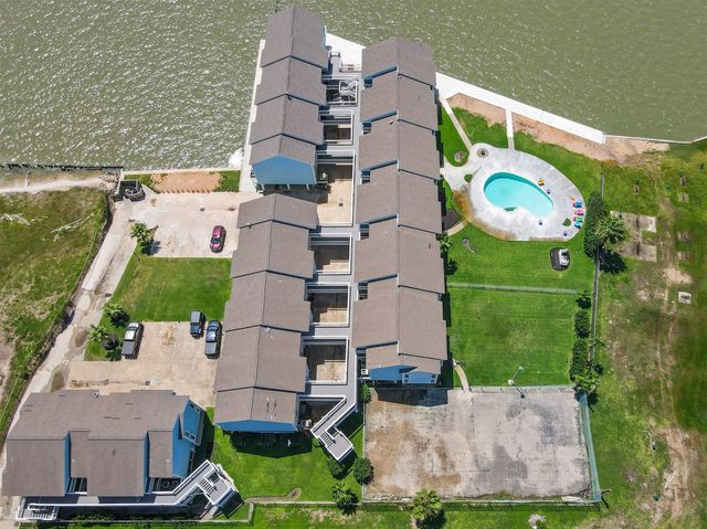 500 Tiki Drive 103, Tiki Island, TX 77554