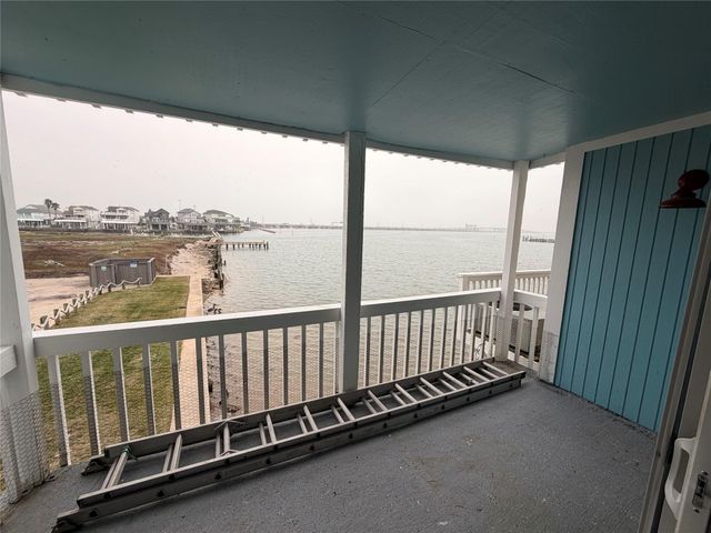 500 Tiki Drive 103, Tiki Island, TX 77554