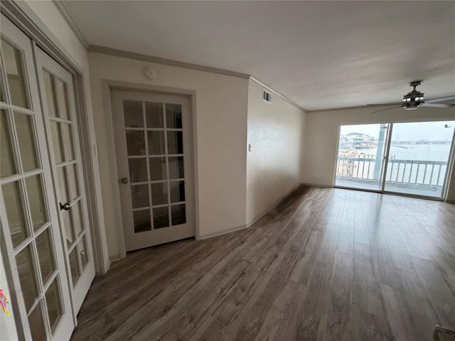 500 Tiki Drive 103, Tiki Island, TX 77554