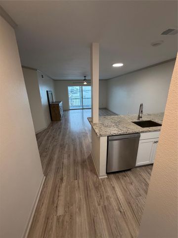 500 Tiki Drive 103, Tiki Island, TX 77554