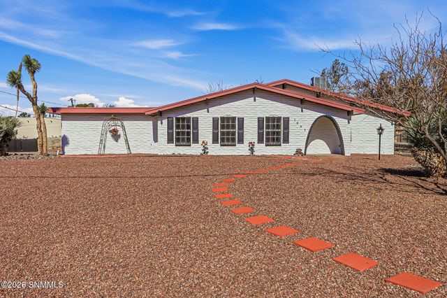 3005 Ronna Drive, Las Cruces, NM 88001