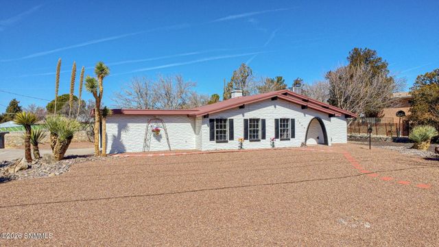 3005 Ronna Drive, Las Cruces, NM 88001