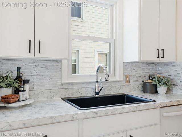 1820 Geneva Street, Dearborn, MI 48124