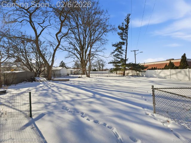 1820 Geneva Street, Dearborn, MI 48124