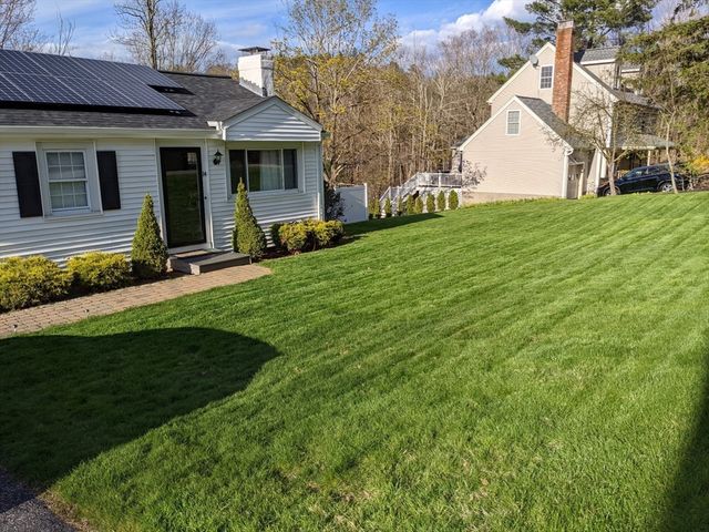 14 Mitchell Street, Southborough, MA 01772