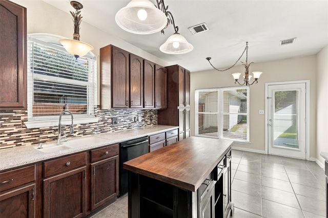 202 Devonshire Court, Mckinney, TX 75071