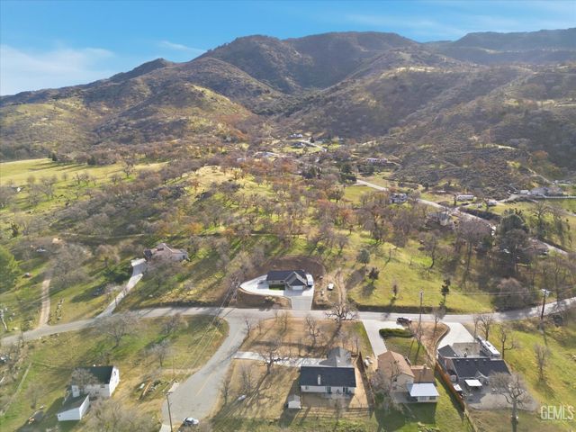 17820 Bold Venture Drive, Tehachapi, CA 93561