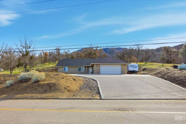 17820 Bold Venture Drive, Tehachapi, CA 93561