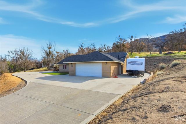 17820 Bold Venture Drive, Tehachapi, CA 93561