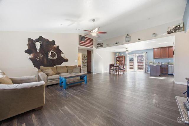 17820 Bold Venture Drive, Tehachapi, CA 93561