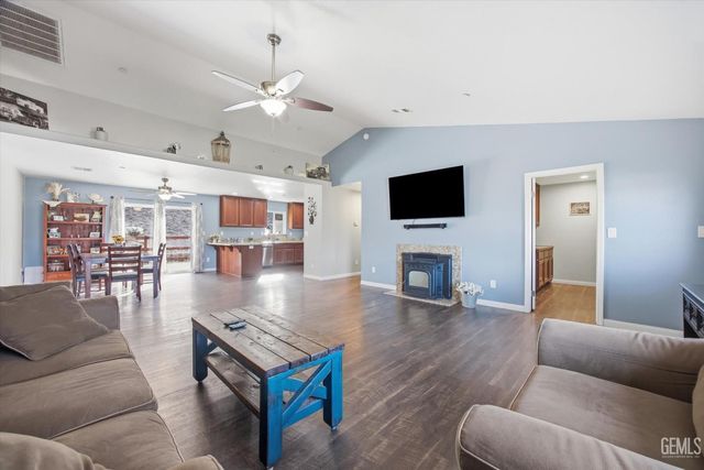 17820 Bold Venture Drive, Tehachapi, CA 93561