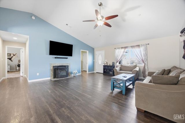 17820 Bold Venture Drive, Tehachapi, CA 93561