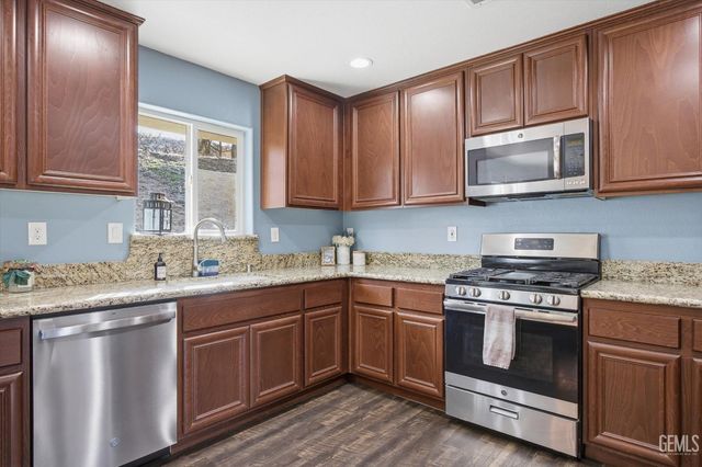 17820 Bold Venture Drive, Tehachapi, CA 93561