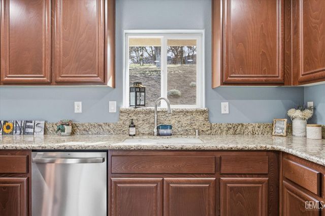 17820 Bold Venture Drive, Tehachapi, CA 93561
