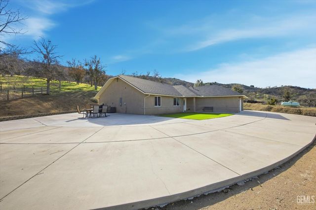 17820 Bold Venture Drive, Tehachapi, CA 93561
