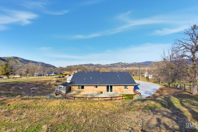 17820 Bold Venture Drive, Tehachapi, CA 93561