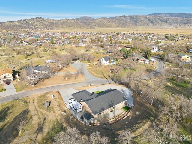 17820 Bold Venture Drive, Tehachapi, CA 93561