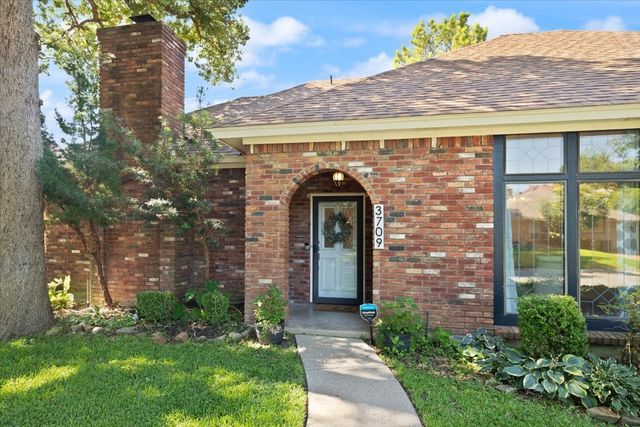 3709 Danbury Drive, Arlington, TX 76016