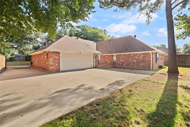 3709 Danbury Drive, Arlington, TX 76016